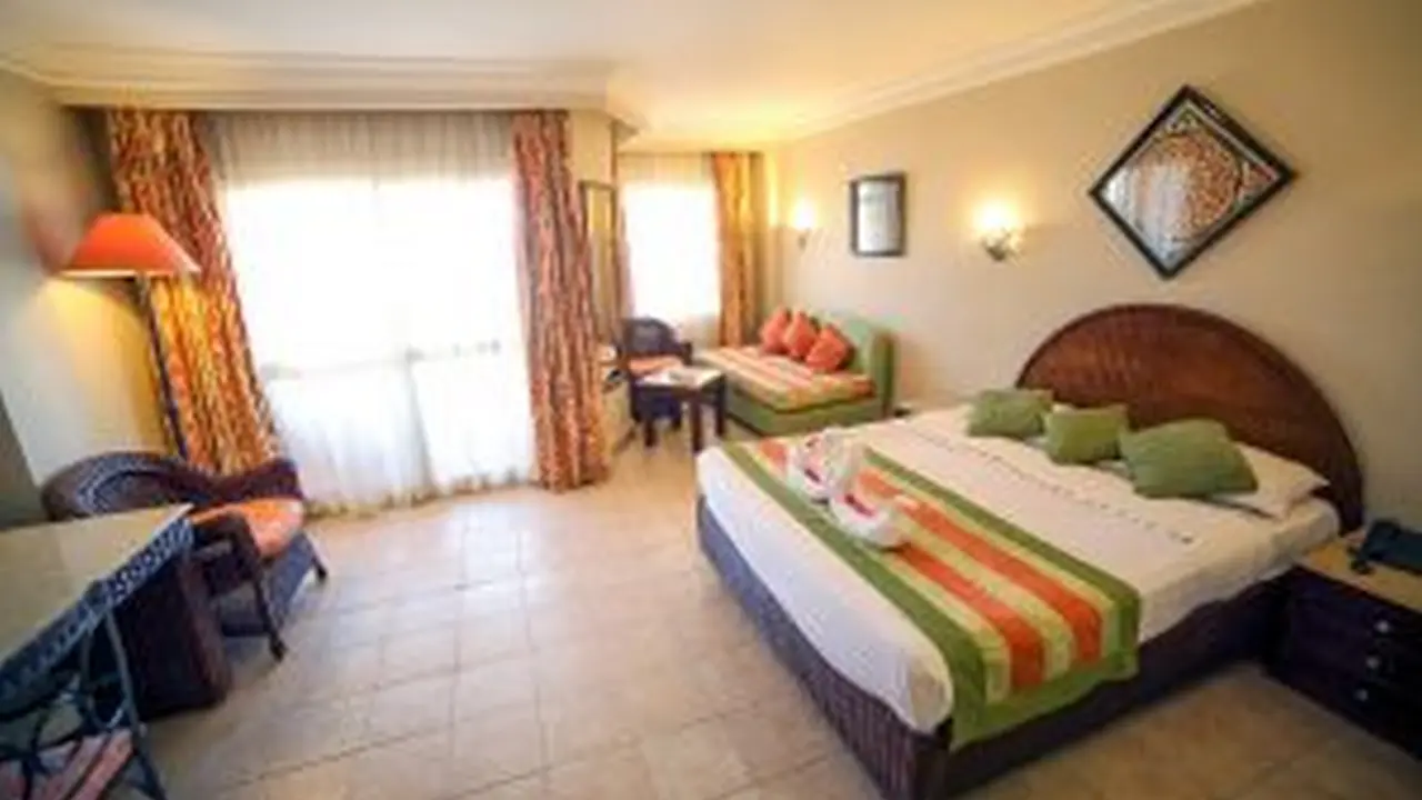 الفندق رومانس & أكوا بارك - العين السخنة